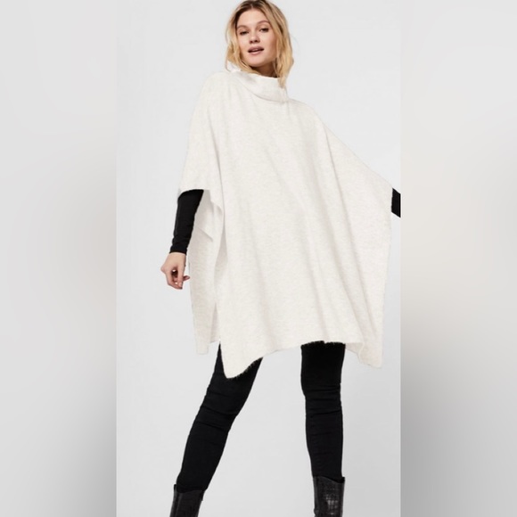 Woman poncho brand new with tags - Picture 1 of 1